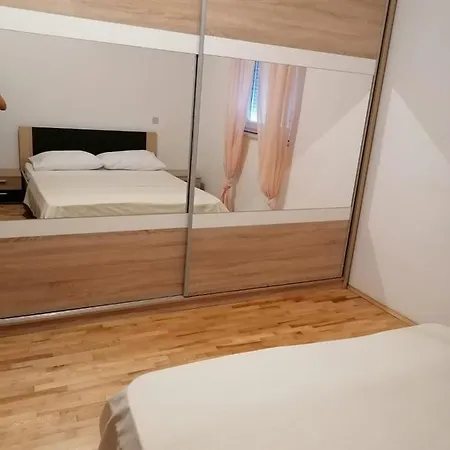 Seven Castles P Apartment *